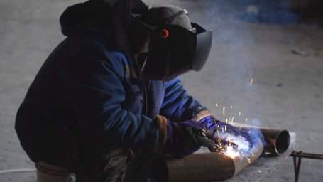 Рабочие приступили к отделке здания корпуса школы в Елизово на Камчатке 2