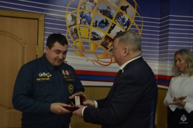 Камчатских спасателей поздравили с профессиональным праздником 1