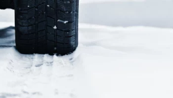 К административной ответственности из-за плохой очистки дорог от снега привлекли компанию на Камчатке К административной ответственности из-за плохой очистки дорог от снега привлекли компанию на Камчатке