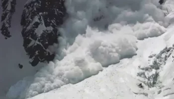 Повышенная лавинная опасность сохранится до 2 февраля на Камчатке