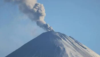 Вулканическая активность Безымянного продолжается на Камчатке