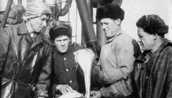 На сайте Госархива запустили онлайн-выставку «Знатный рыбак Камчатки» На сайте Госархива запустили онлайн-выставку «Знатный рыбак Камчатки»
