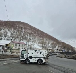 Подрядные организации продолжают работы по содержанию городских территорий в Петропавловске-Камчатском 1