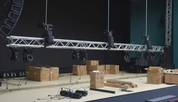 Монтаж нового оборудования идет в концертном зале &laquo;Октябрьский&raquo; на Камчатке