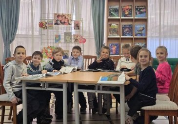 Об уникальных природных объектах и их обитателях рассказали детям в краевой детской библиотеке на Камчатке 4