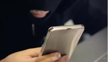 Чему бы грабли ни учили, а сердце верит в &laquo;чудеса&raquo;: дважды попался на удочку мошенников житель Камчатки