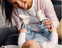 Грудное вскармливание: польза не только для ребенка, но и для матери