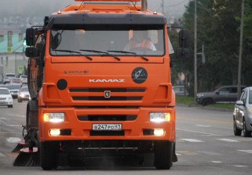 Дополнительная коммунальная техника вышла на уборку в Петропавловске-Камчатском 5