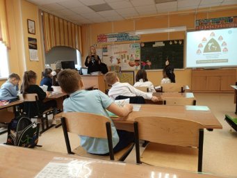 Экологический урок для школьников провели сотрудники природного парка «Вулканы Камчатки» 3