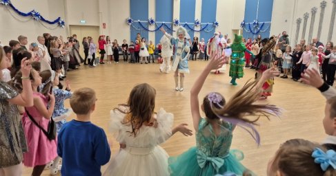 Первая новогодняя елка главы города прошла в Петропавловске-Камчатском 5