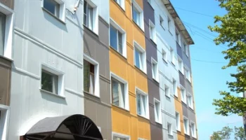 В столице Камчатки преображают фасады многоквартирных домов на красной линии