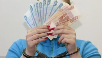 Деньги &mdash; себе, а дети &mdash; государству: мать получала пособия на младенцев, которых оставила в роддоме на Камчатке