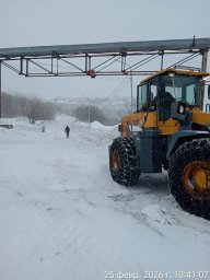Несмотря на непогоду, продолжается борьба со снежными завалами в столице Камчатки 0