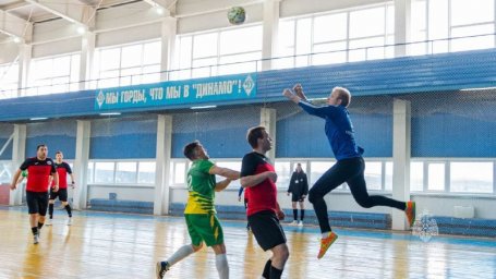 Бронзовыми призёрами межведомственной спартакиады по мини-футболу стали спасатели на Камчатке 4