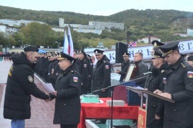 На Камчатке торжественно встретили моряков подводного ракетоносца «Новосибирск» 4