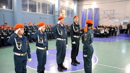 107 школьников прошли посвящение в кадеты МЧС России на Камчатке 5
