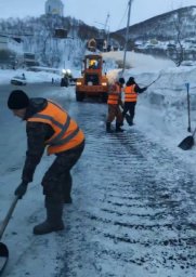 Круглосуточно идут работы по ликвидации последствий снегопада в Петропавловске-Камчатском 0
