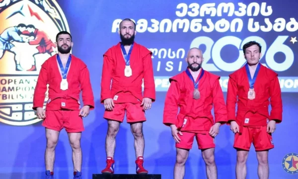Золото чемпионата Европы по боевому самбо завоевал спортсмен с Камчатки