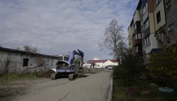 Продолжается благоустройство придомовых территорий в Елизовском районе Камчатки Продолжается благоустройство придомовых территорий в Елизовском районе Камчатки