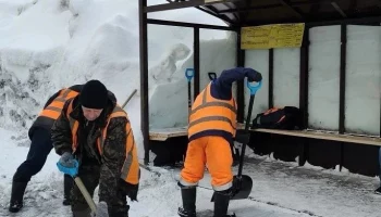 Магистрали, внутриквартальные проезды и придомовые территории чистили сегодня в Петропавловске-Камчатском