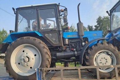 Два новых трактора и два пресс-подборщика приобретены  для фермерских хозяйств Мильковского района на Камчатке 2