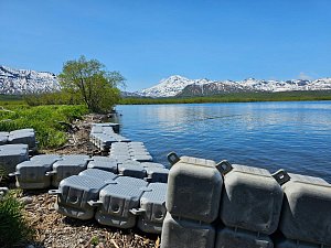 Установлены понтонные пирсы на Курильском озере к началу турсезона на Камчатке 0