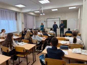 Занятие по основам безопасности провели для школьников пожарные Вилючинска на Камчатке 4