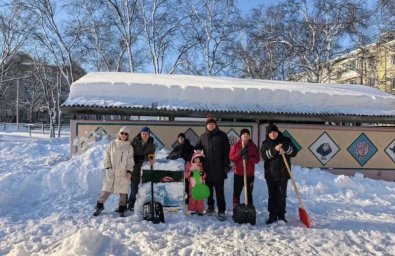 Стихия объединила: родители помогли расчистить детские сады в Елизовском районе на Камчатке 6