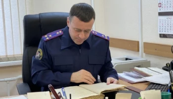 На Камчатке мужчина, угрожая пневматическим пистолетом, напал на несовершеннолетнего На Камчатке мужчина, угрожая пневматическим пистолетом, напал на несовершеннолетнего