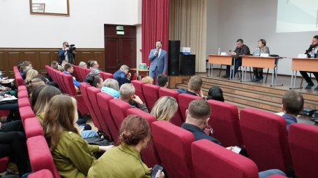 Глава столицы Камчатки принял участие в отчетных встречах депутатов с избирателями 5