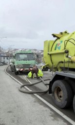 Подрядные организации убирают песок и мусор с улиц столицы Камчатки 1