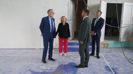 Глава Петропавловска-Камчатского оценил ход работ на площадках будущего "Кванториума" 1
