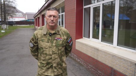 Ветеран СВО обучает военным дисциплинам молодежь Камчатки 0