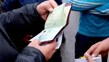 Противоправную деятельность, связанную с фальсификацией разрешений для иностранных граждан, пресекли на Камчатке