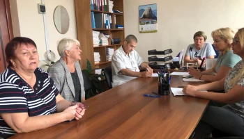 На Камчатке руководитель фонда капремонта встретилась с жителями поселка Сокоч
