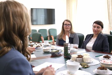 Жены военнослужащих, выполняющих служебный долг в зоне специальной военной операции, встретились со спикером парламента Камчатки 0