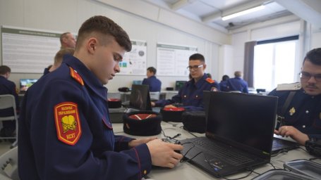 Азы управления дронами на базе центра &laquo;Воин&raquo; освоили студенты Камчатского края 0