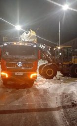 Плановая уборка городских территорий от снега и наледи продолжается в Петропавловске-Камчатском 5