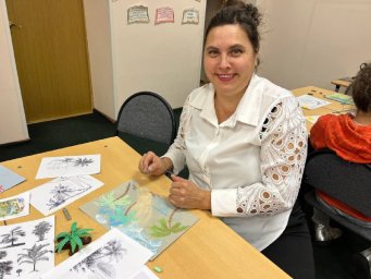 Творческий мастер-класс по созданию морских тропических пейзажей прошел в Вилючинске на Камчатке 2