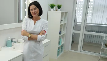 Открыть собственный косметологический кабинет помог жительнице столицы Камчатки социальный контракт