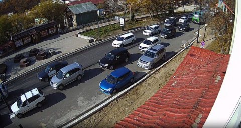 Демонтировано новое асфальтное покрытие возле театра драмы и комедии в Петропавловске-Камчатском 0