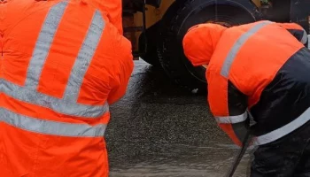 Евгений Беляев сообщил об осложнении обстановки из-за циклона в Петропавловске-Камчатском Евгений Беляев сообщил об осложнении обстановки из-за циклона в Петропавловске-Камчатском