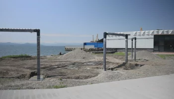 Качелями и скамейками обзаведется набережная Озерновской косы в Петропавловске-Камчатском
