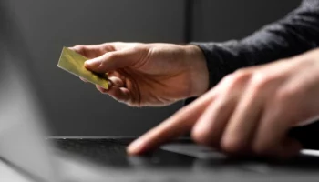 1,4 миллиона рублей отдал системный администратор мошенникам на Камчатке