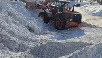 Коммунальные службы продолжают борьбу с последствиями циклона в Петропавловске-Камчатском