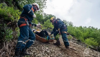 Двое молодых людей оказались в ловушке на Никольской сопке в Петропавловске-Камчатском