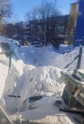 Расчистка и обработка проезжих частей пескосоляной смесью продолжаются в Петропавловске-Камчатском 7