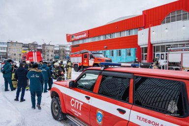 На объекте, общая проходимость которого превышает тысячу человек в сутки, прошла тренировка сил МЧС в Камчатском крае 2