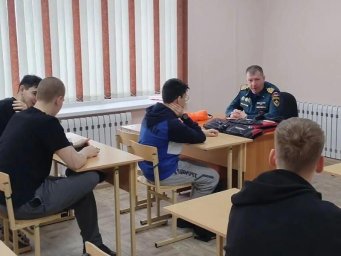 Профилактические занятия по безопасности для учащихся продолжают проводить в Камчатском крае 2