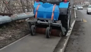 Подрядные организации убирают песок и мусор с улиц столицы Камчатки
